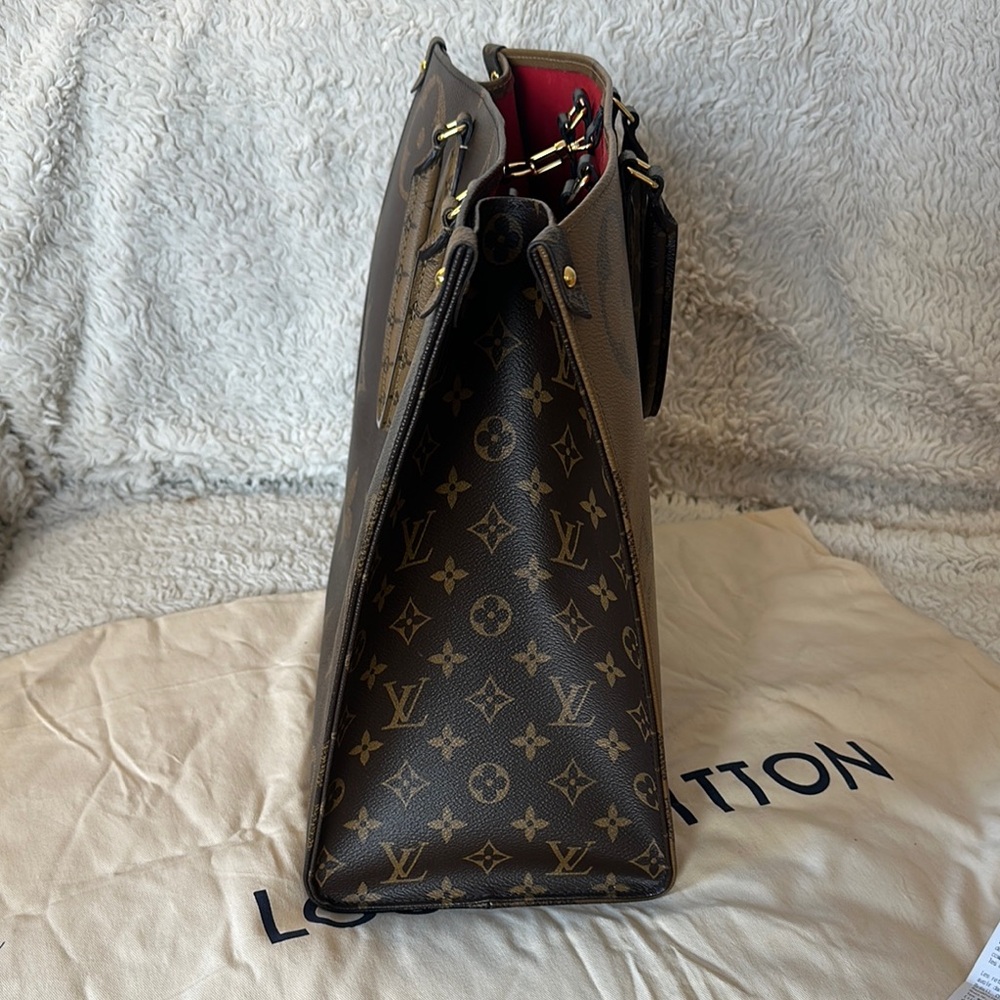 Louis Vuitton OnTheGo GM Monogram Tote with Original Reciept - Picture 5 of 14